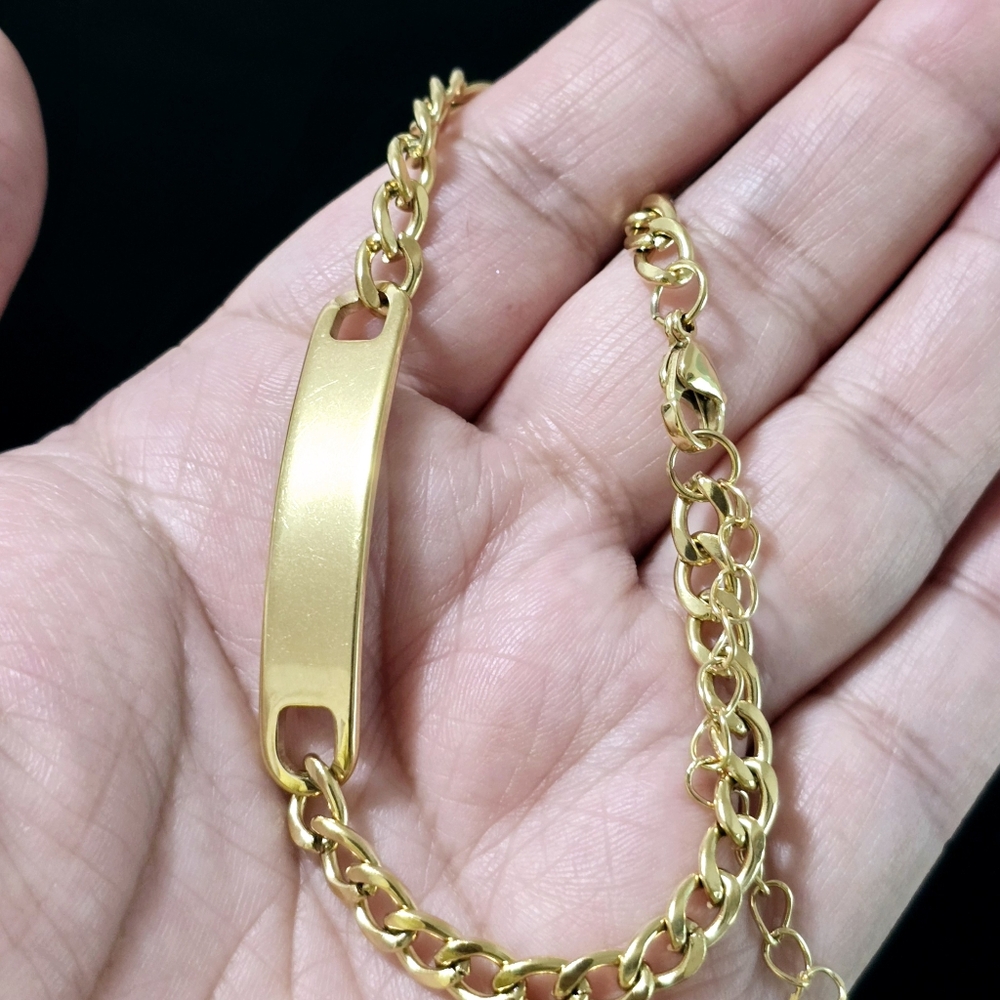 Elegant Gold Men's Bracelet
